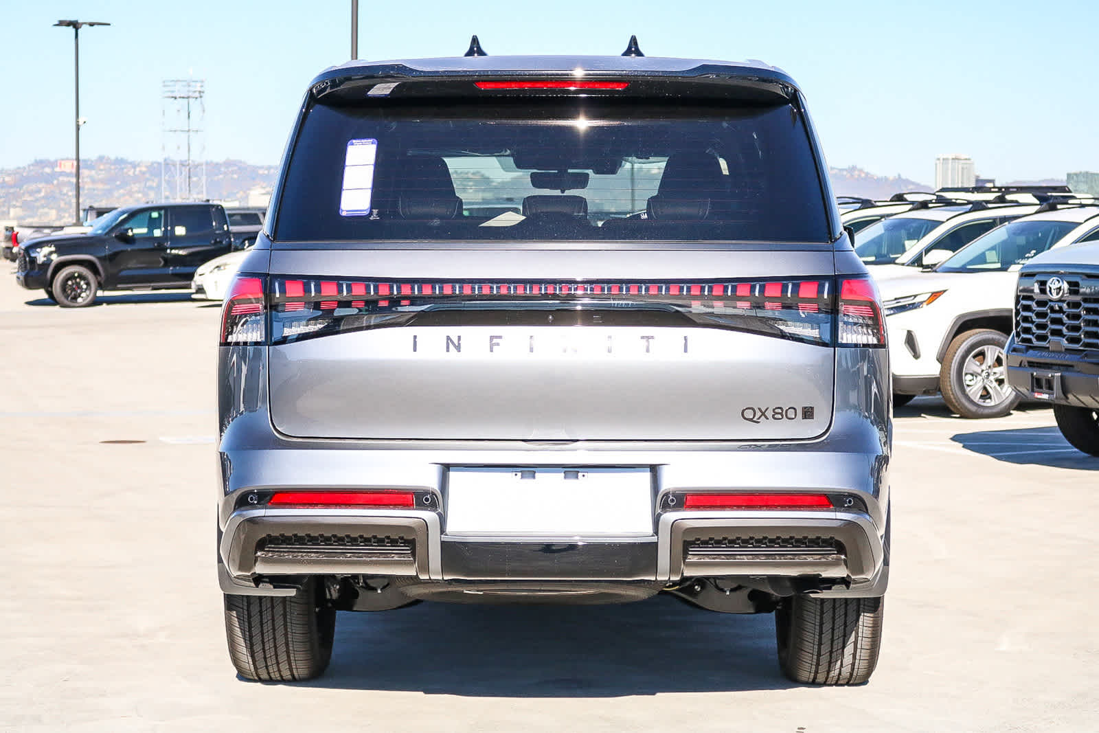 Thumbnail: 2026 INFINITI QX80 - 7