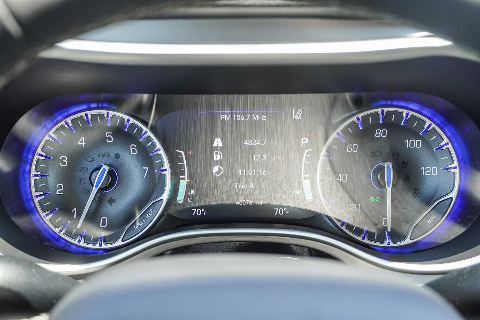 2023 Chrysler Pacifica Touring L 25