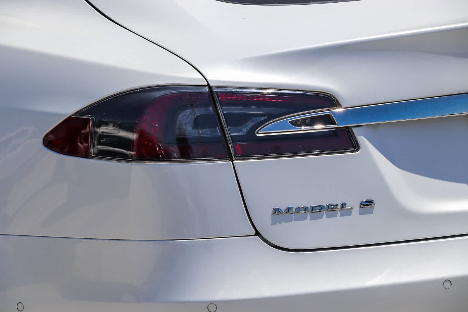 Thumbnail: 2015 Tesla Model S - 9