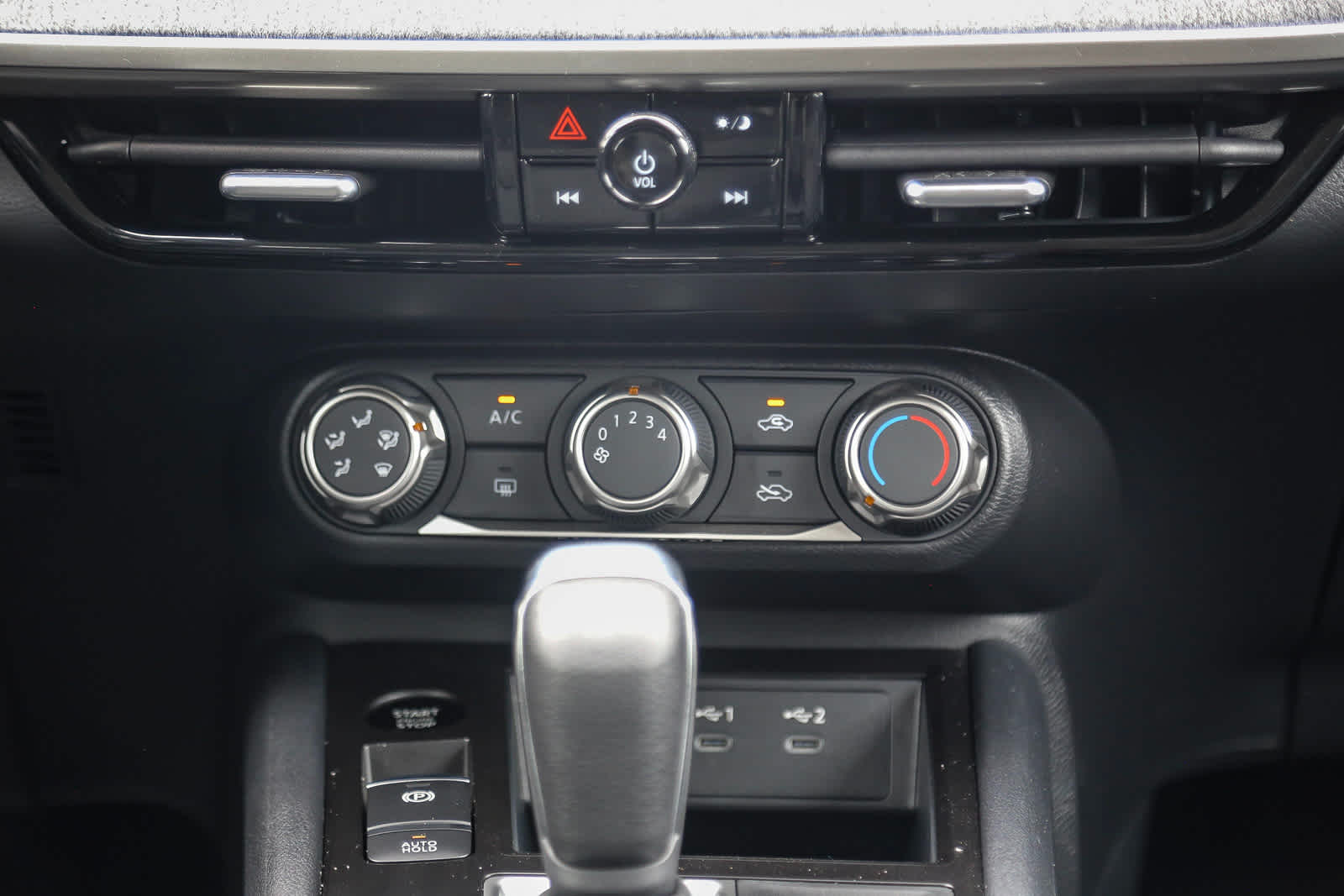 Thumbnail: 2025 Nissan Kicks - 15