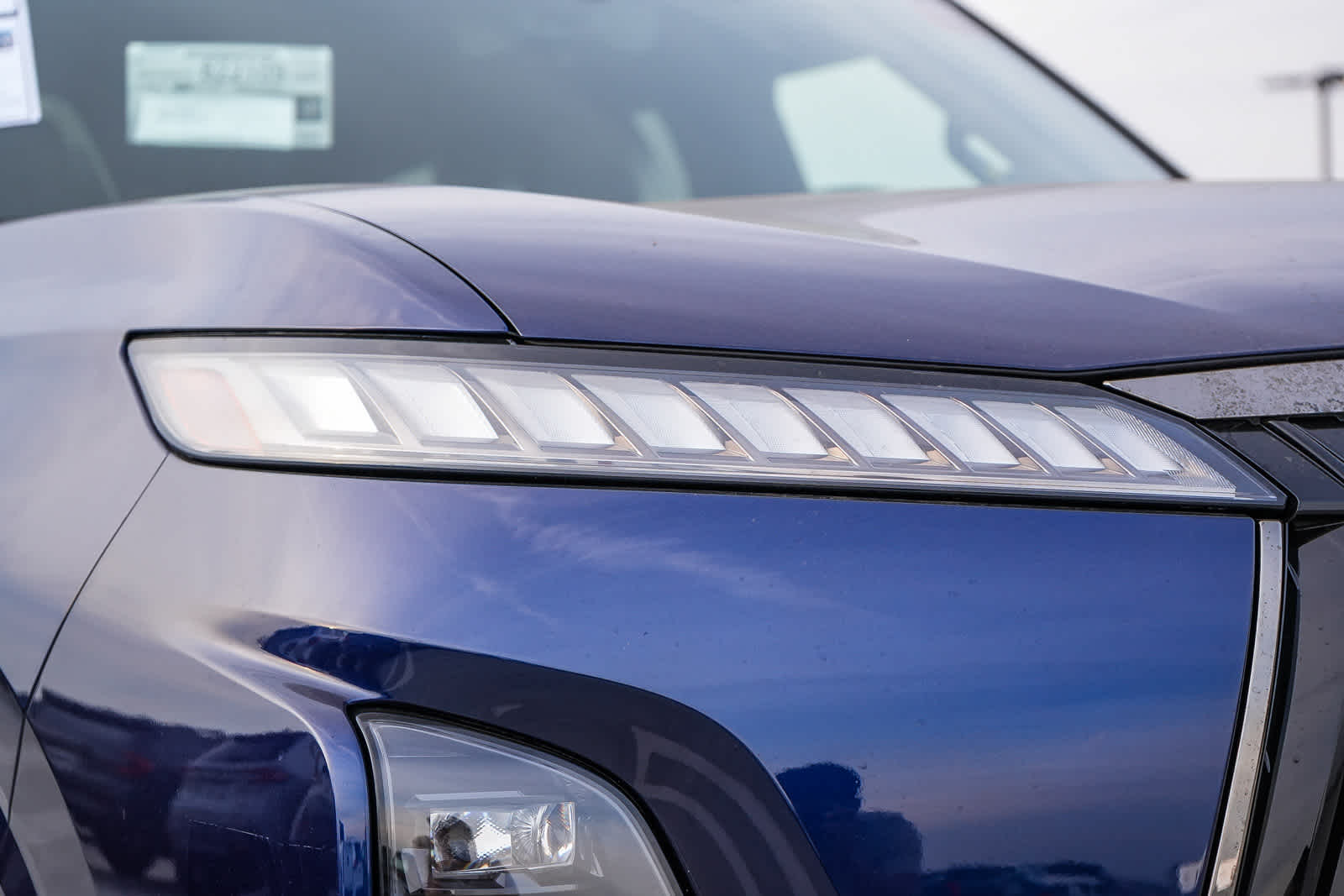 Thumbnail: 2026 INFINITI QX80 - 4