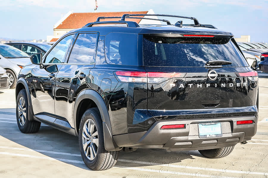 Thumbnail: 2025 Nissan Pathfinder - 8