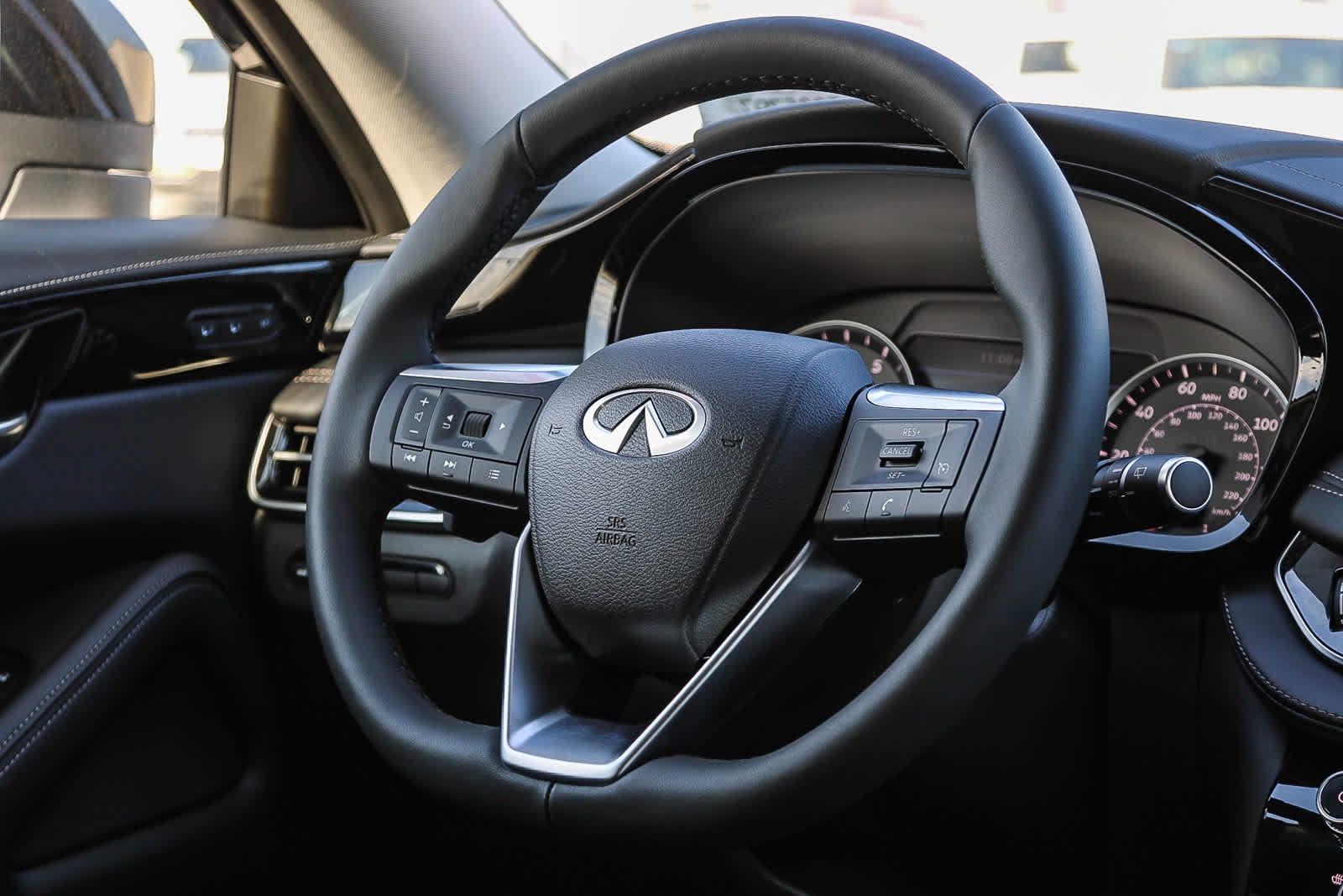 Thumbnail: 2025 INFINITI QX60 - 17