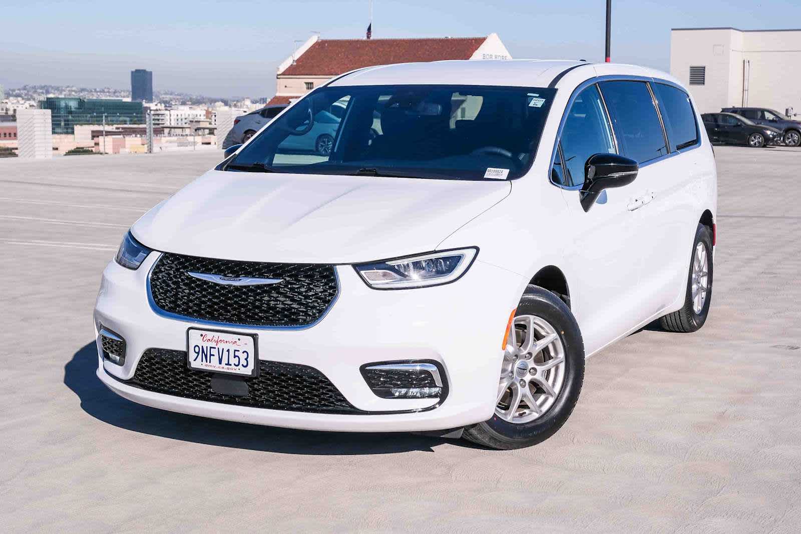 Thumbnail: 2024 Chrysler Pacifica - 1