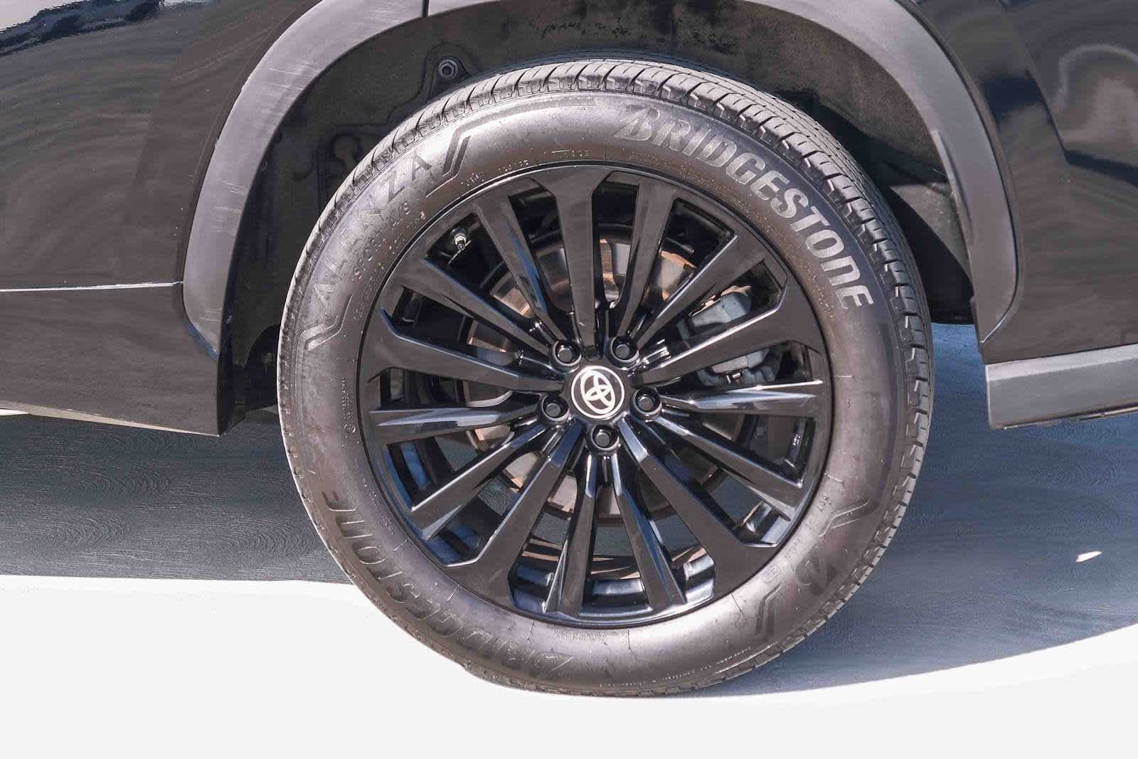 Thumbnail: 2025 Toyota Highlander - 9