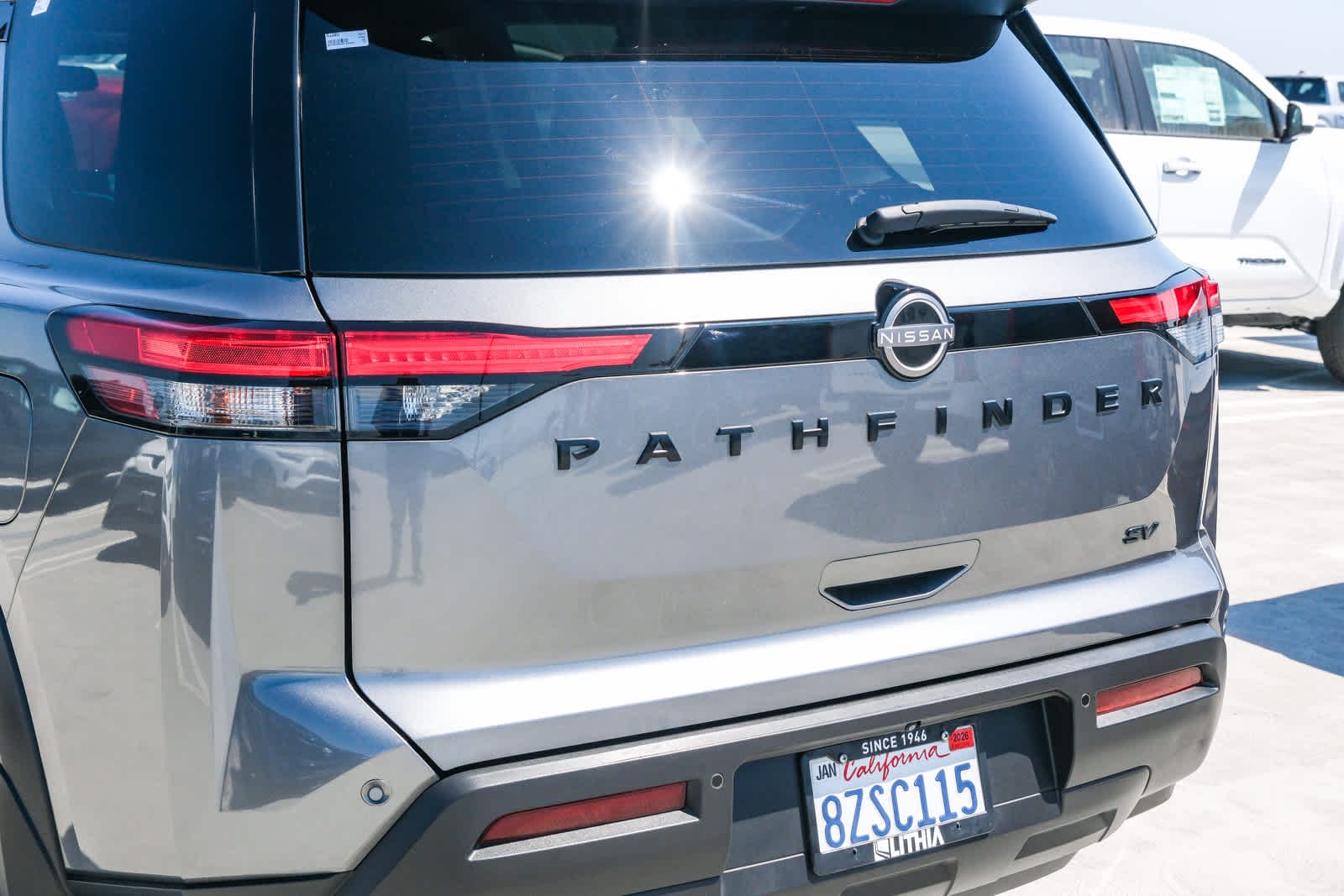 Thumbnail: 2022 Nissan Pathfinder - 8