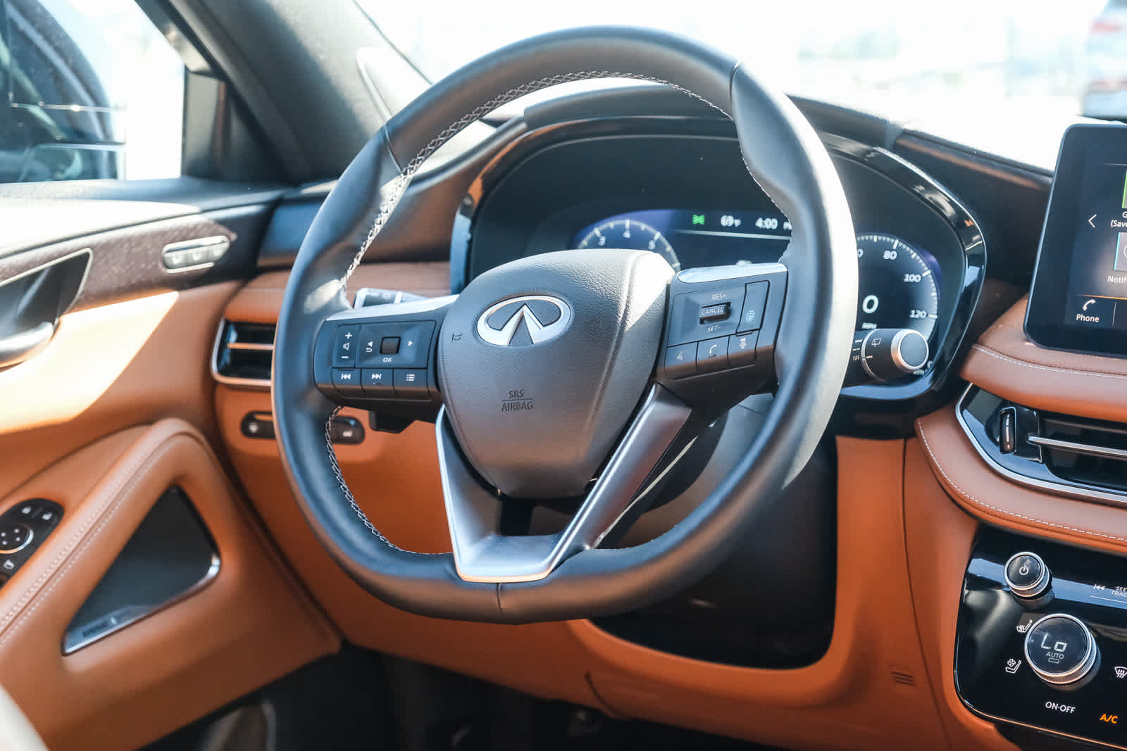 Thumbnail: 2024 INFINITI QX60 - 17