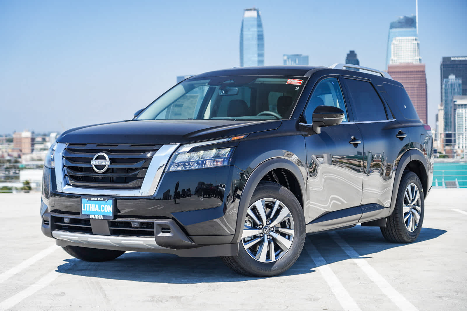 Thumbnail: 2025 Nissan Pathfinder - 1