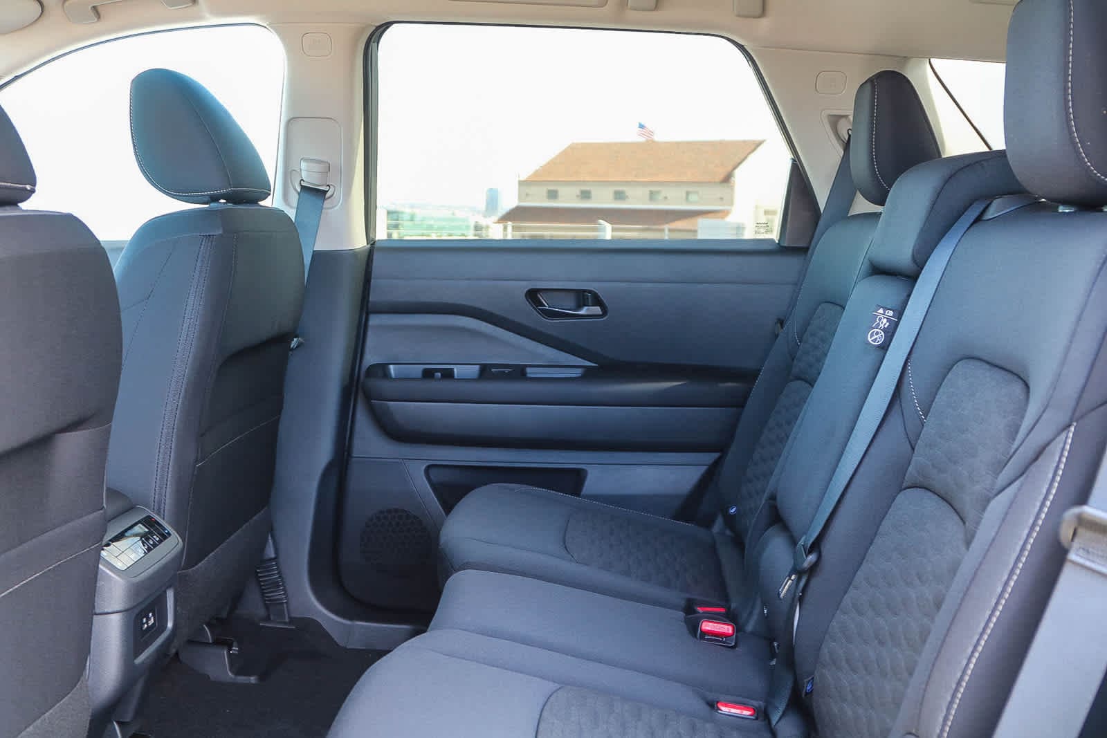 Thumbnail: 2025 Nissan Pathfinder - 21