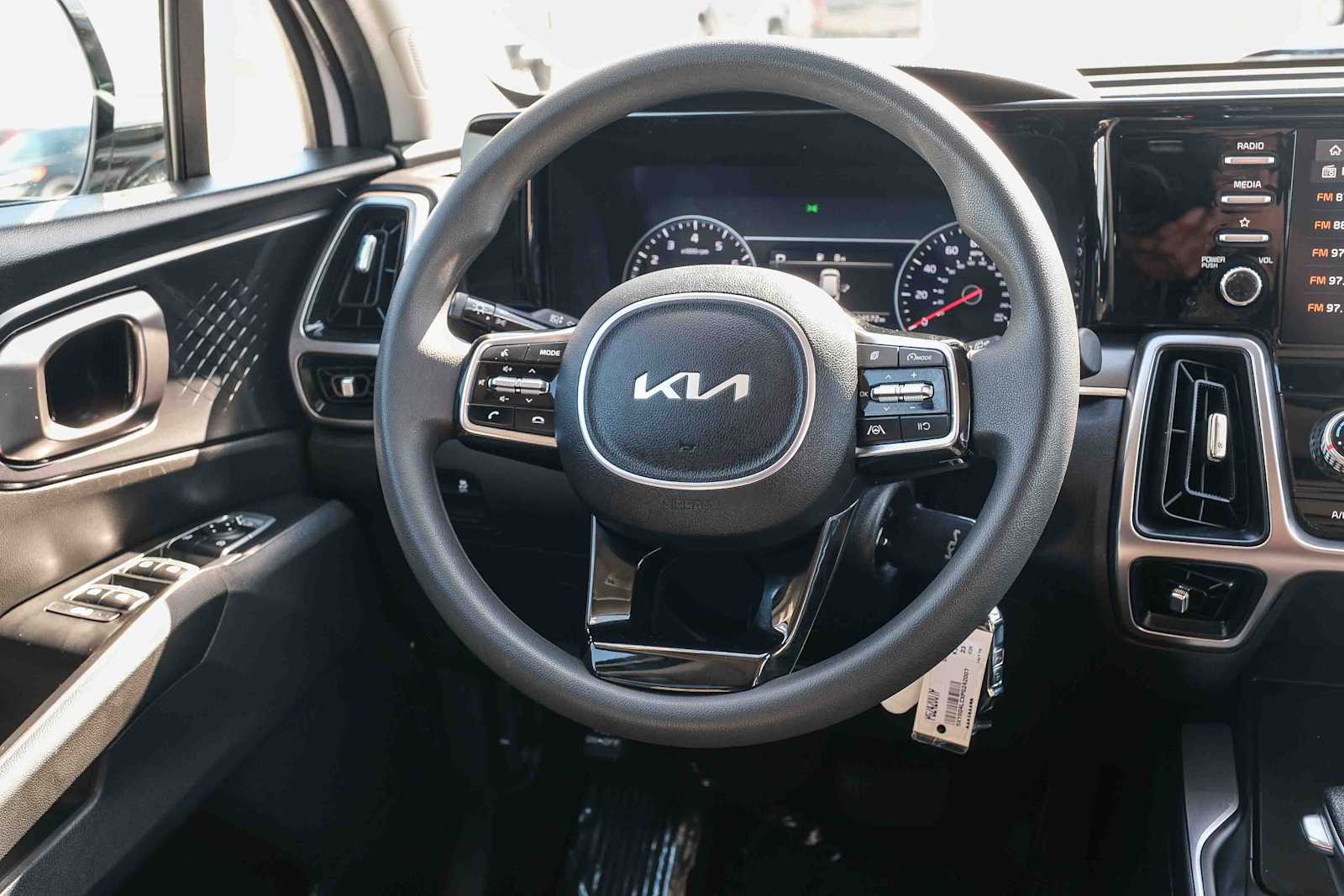 Thumbnail: 2023 Kia Sorento - 17