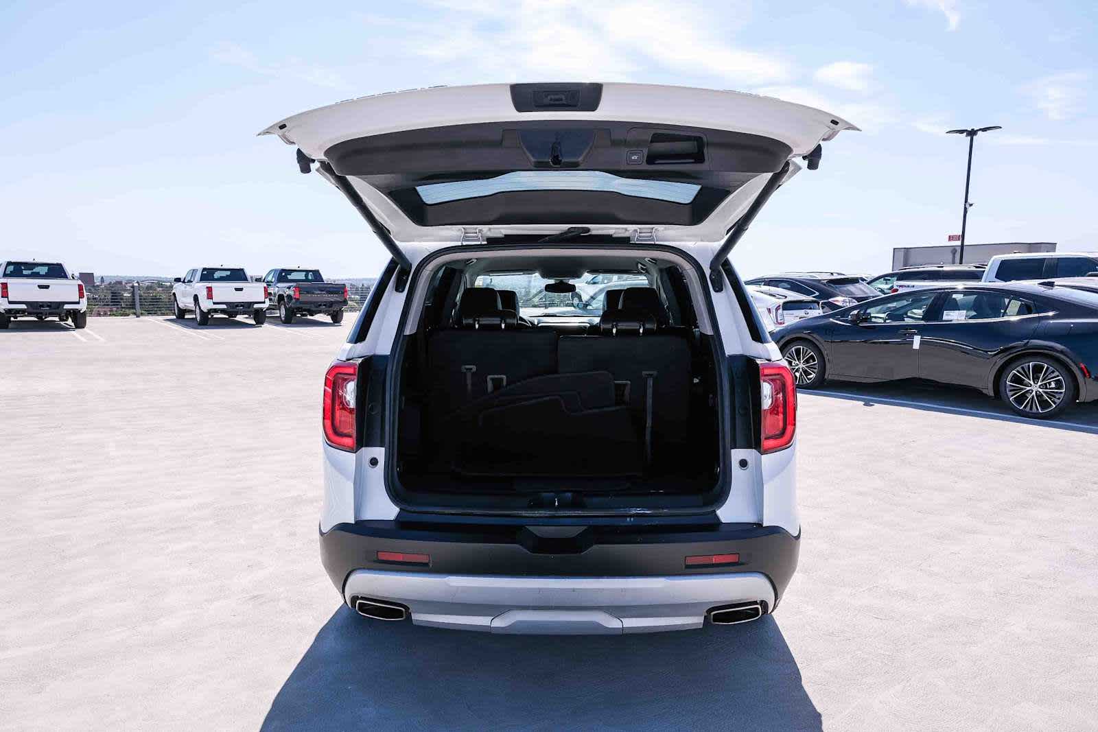 Thumbnail: 2023 GMC Acadia - 27