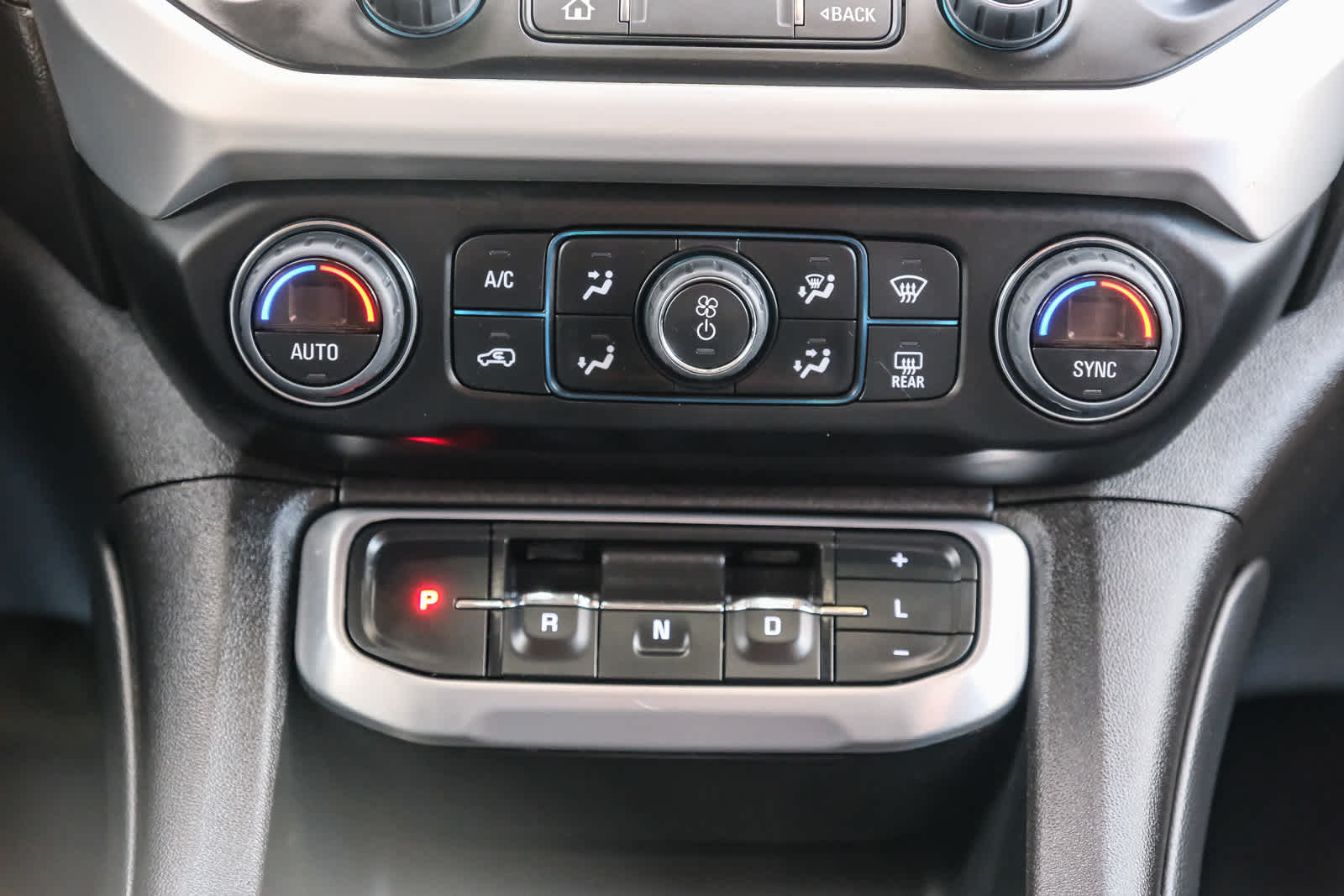 Thumbnail: 2023 GMC Acadia - 15