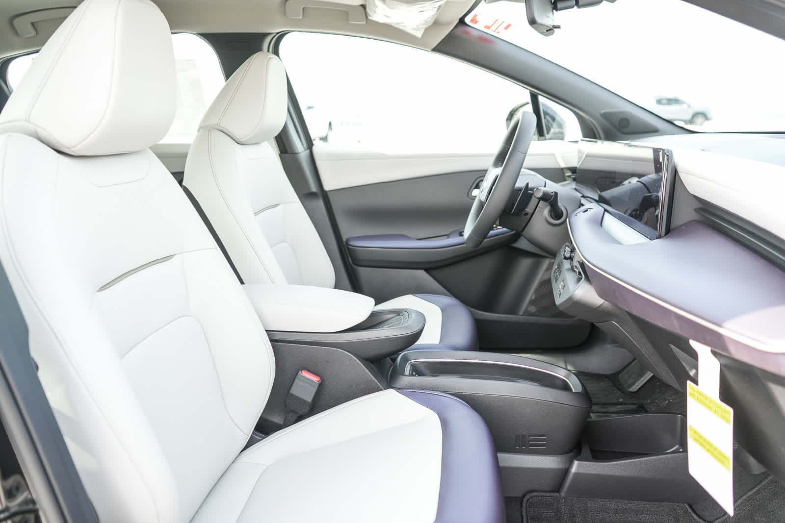 Thumbnail: 2026 Nissan Leaf - 18