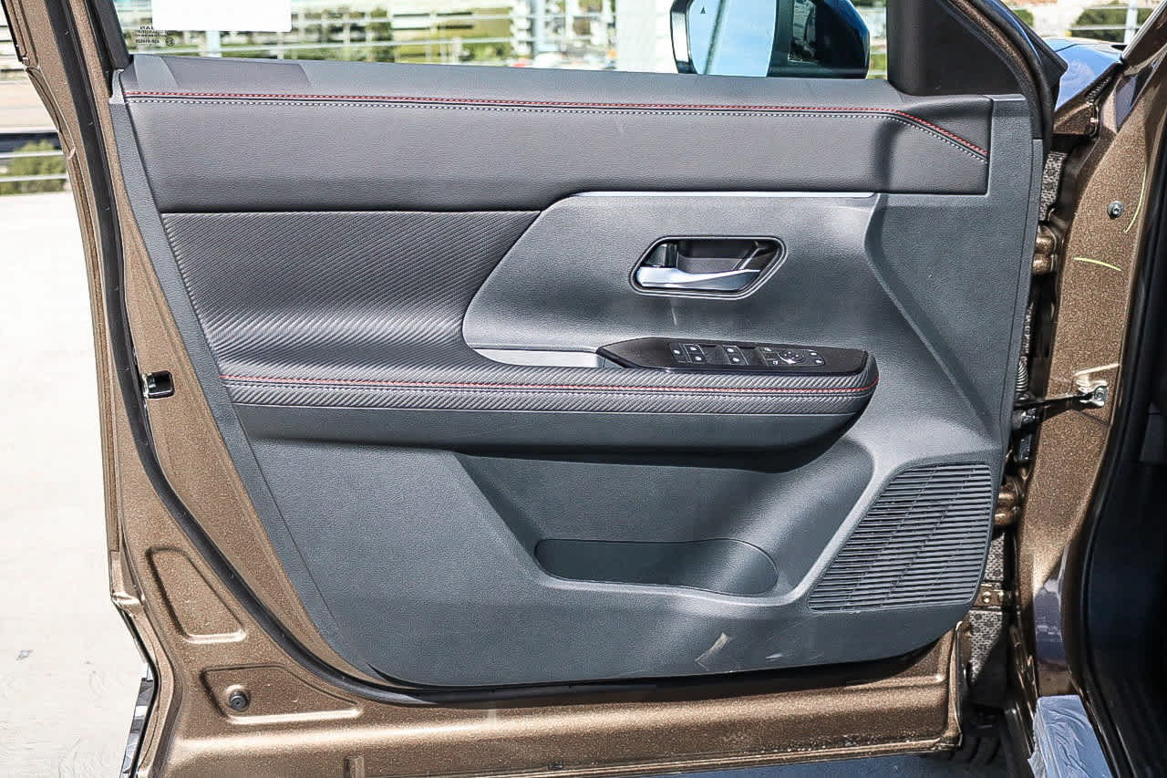 Thumbnail: 2026 Nissan Kicks - 37