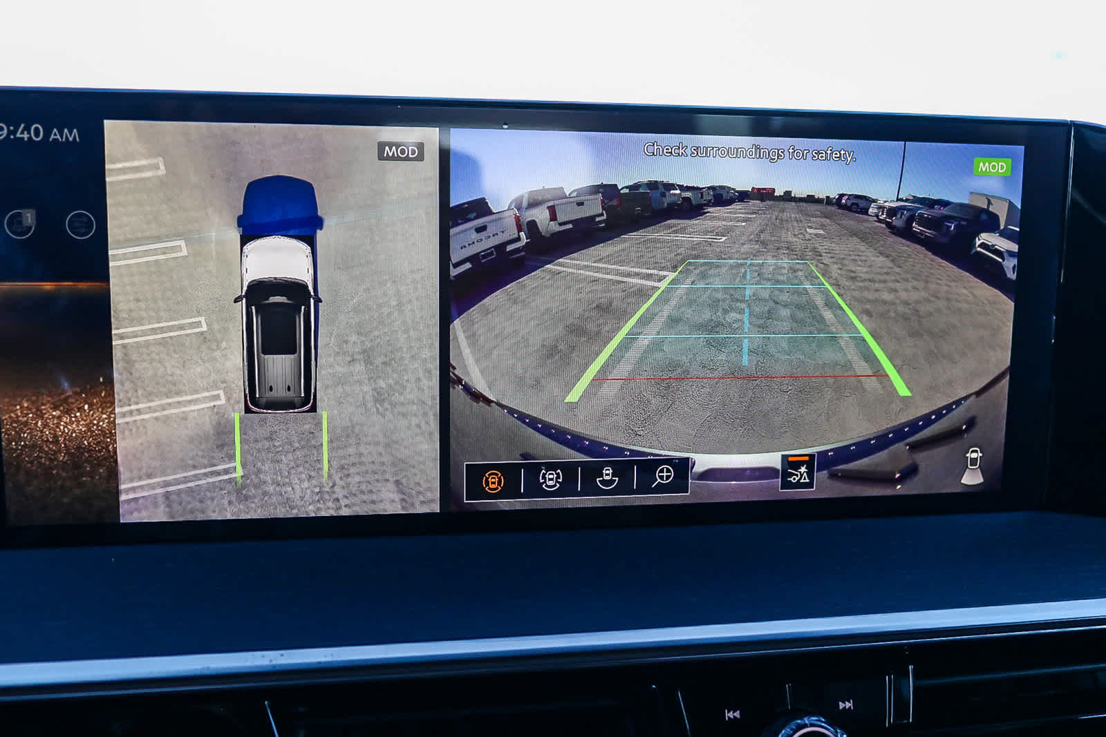 Thumbnail: 2026 INFINITI QX80 - 28