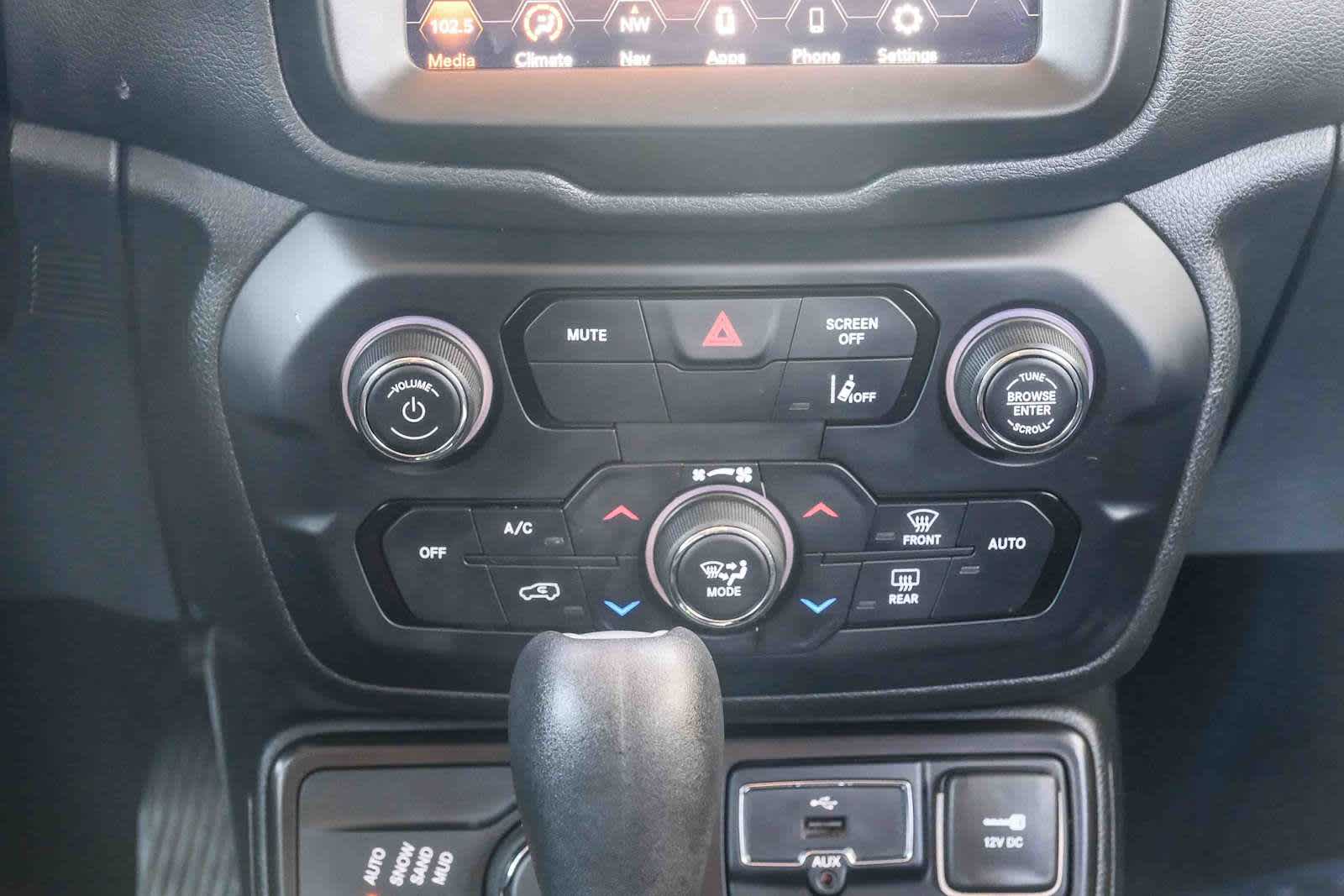 Thumbnail: 2023 Jeep Renegade - 15