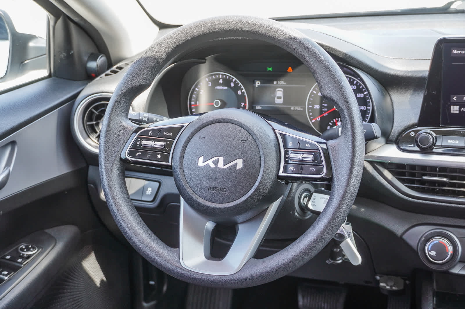 Thumbnail: 2023 Kia Forte - 16