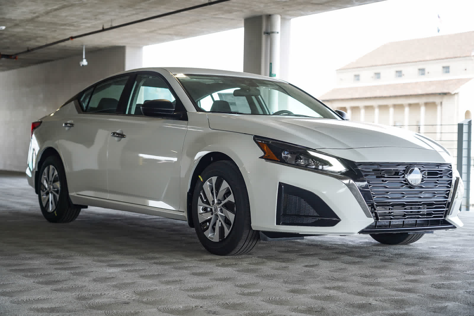 Thumbnail: 2025 Nissan Altima - 4