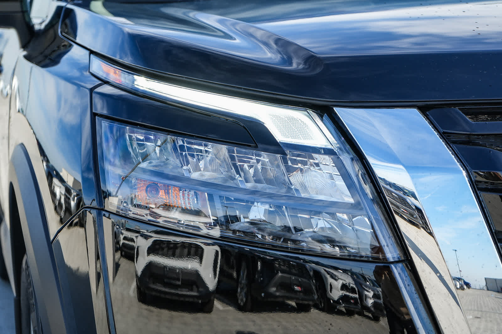 Thumbnail: 2025 Nissan Pathfinder - 4