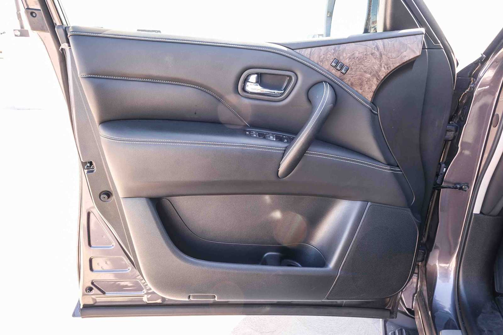 Thumbnail: 2023 INFINITI QX80 - 23