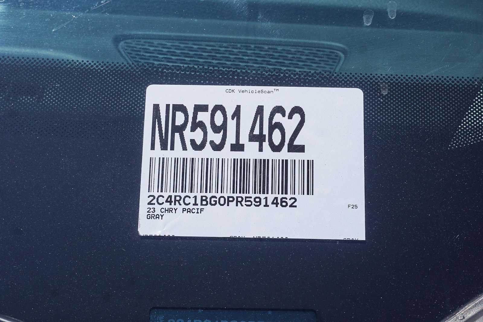 2023 Chrysler Pacifica Touring L 29