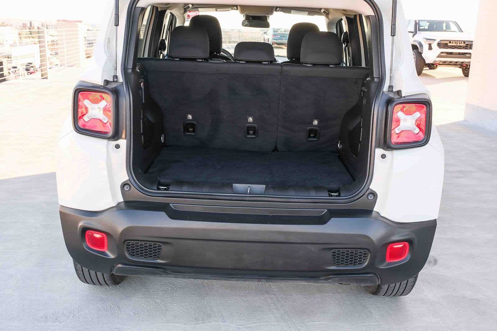 Thumbnail: 2023 Jeep Renegade - 27