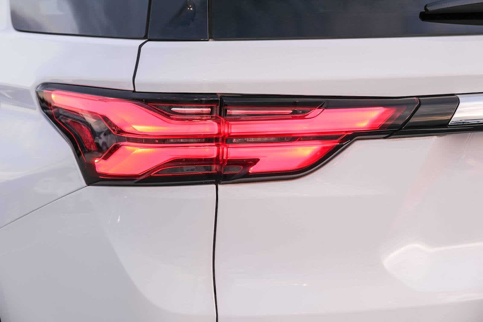 Thumbnail: 2023 Chevrolet Traverse - 8