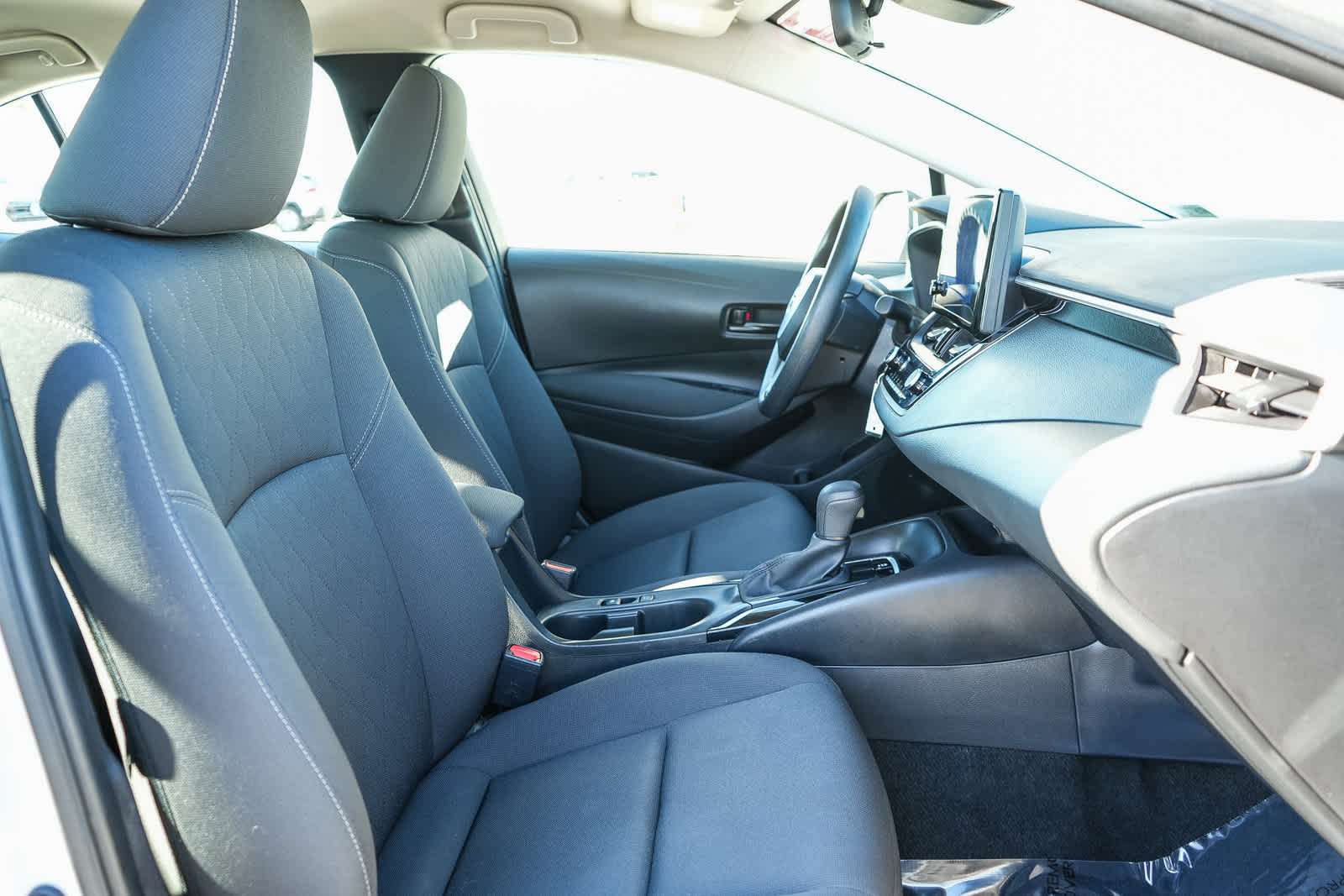 Thumbnail: 2023 Toyota Corolla - 17