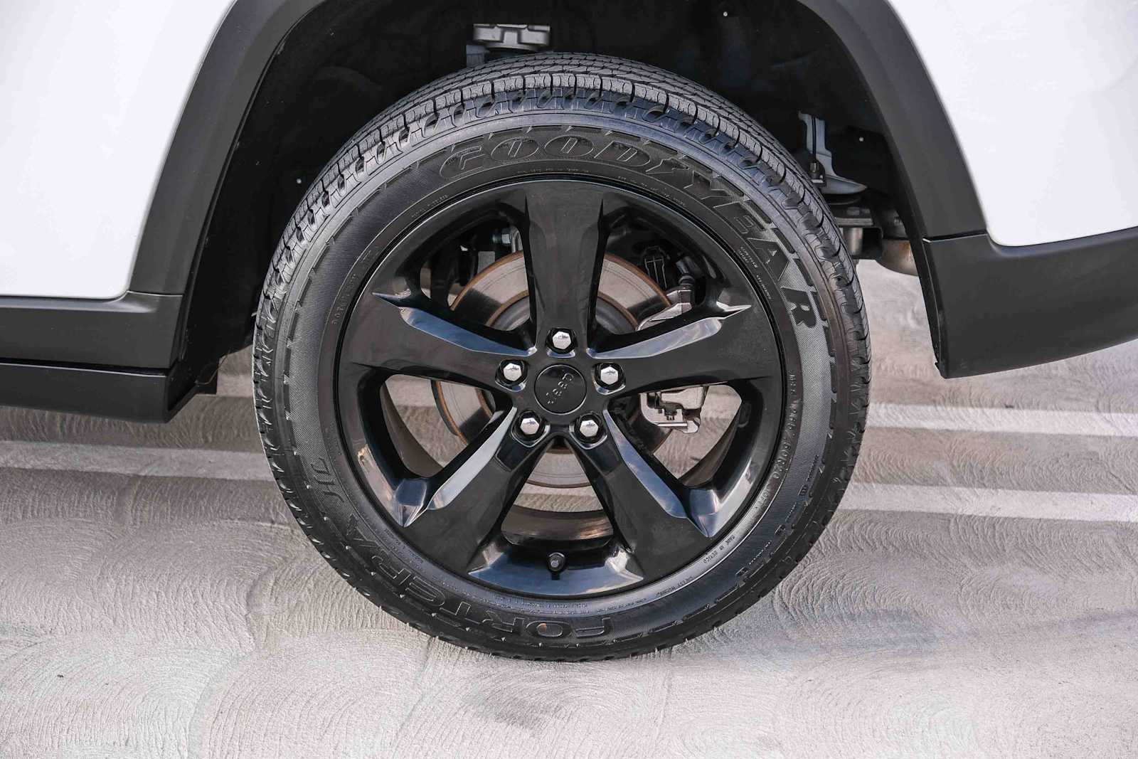 Thumbnail: 2023 Jeep Grand Cherokee - 9