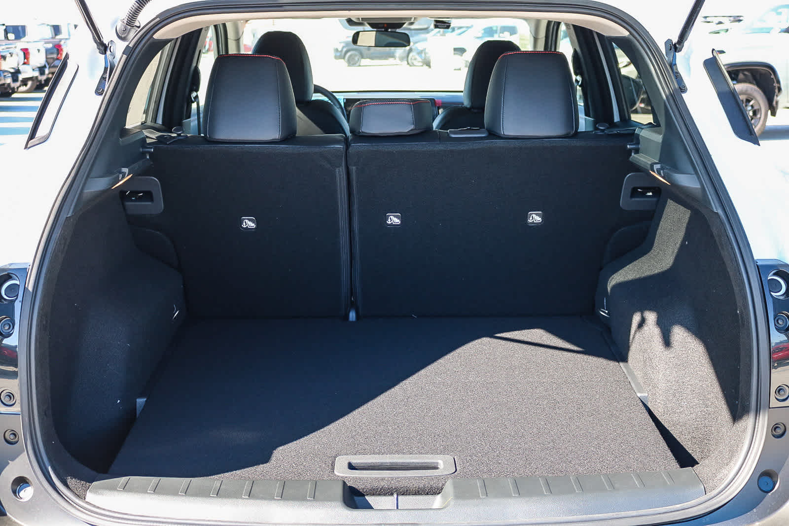 Thumbnail: 2026 Nissan Kicks - 12