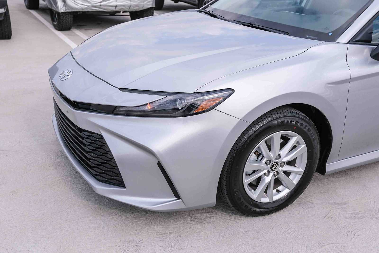 Thumbnail: 2025 Toyota Camry - 12