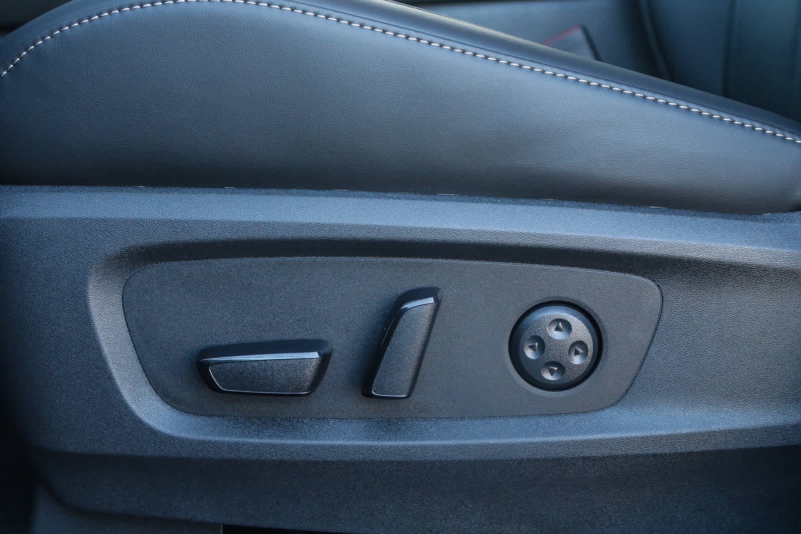 Thumbnail: 2026 INFINITI QX60 - 25