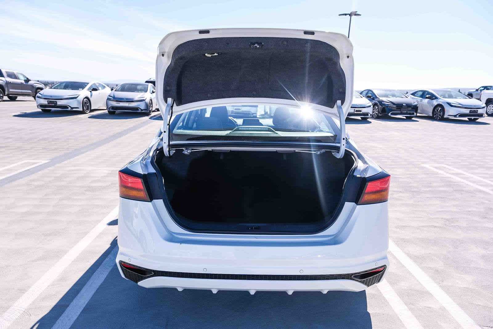 Thumbnail: 2025 Nissan Altima - 26