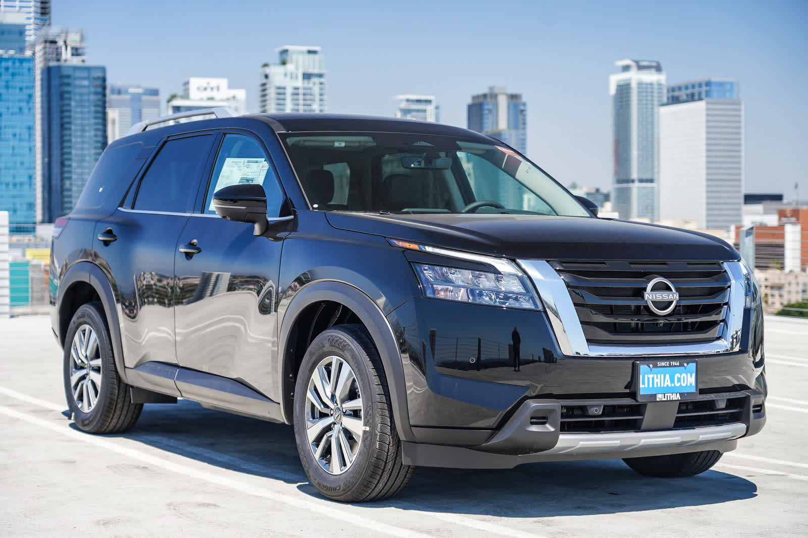 Thumbnail: 2025 Nissan Pathfinder - 5