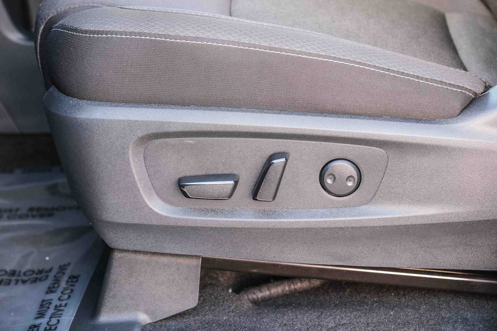 Thumbnail: 2024 Nissan Pathfinder - 25