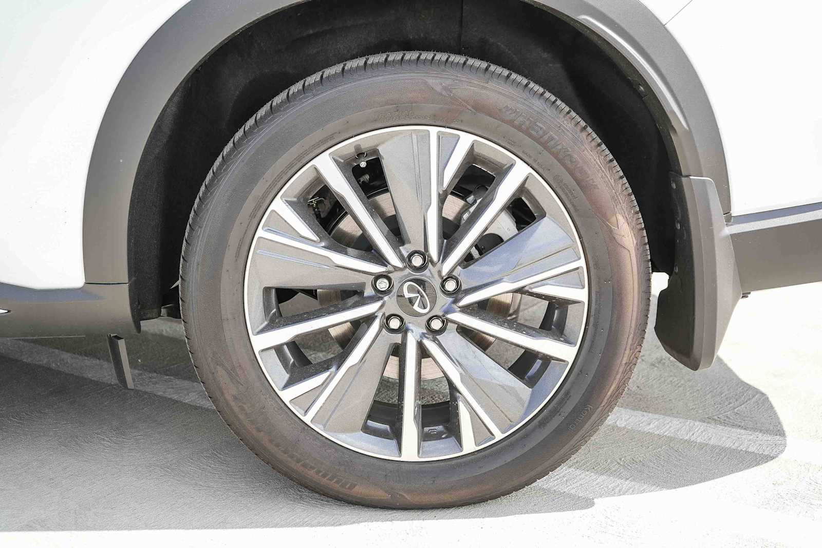 Thumbnail: 2026 INFINITI QX60 - 10