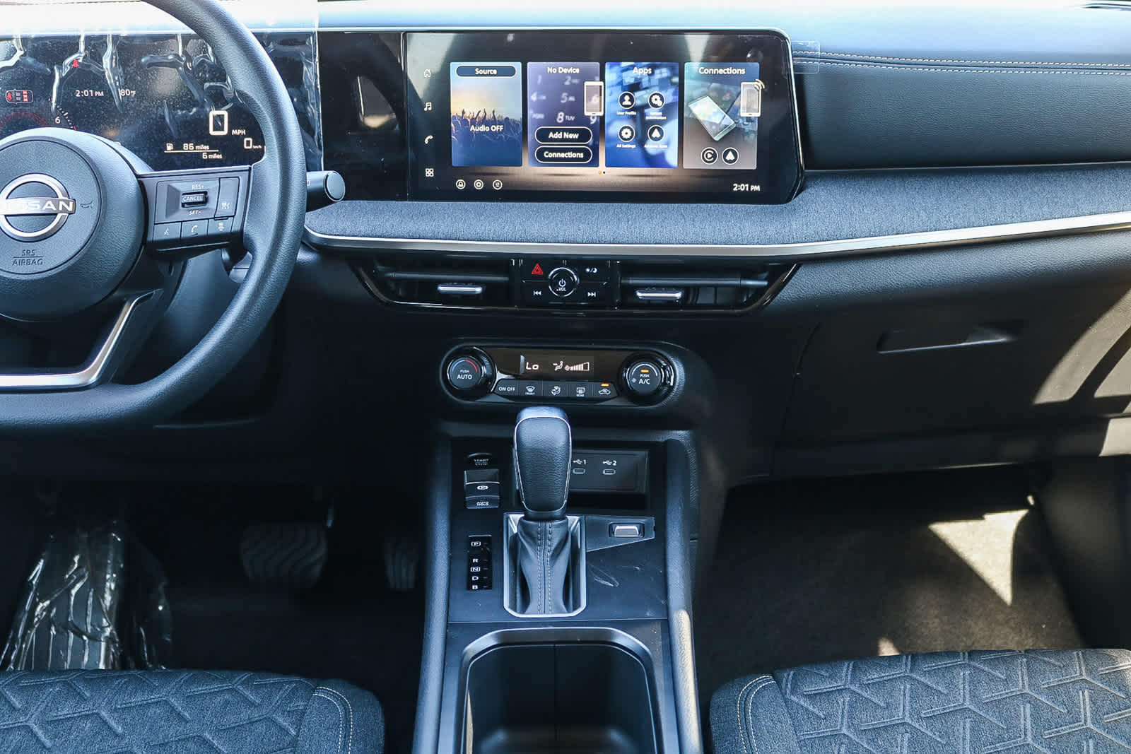 Thumbnail: 2026 Nissan Kicks - 15