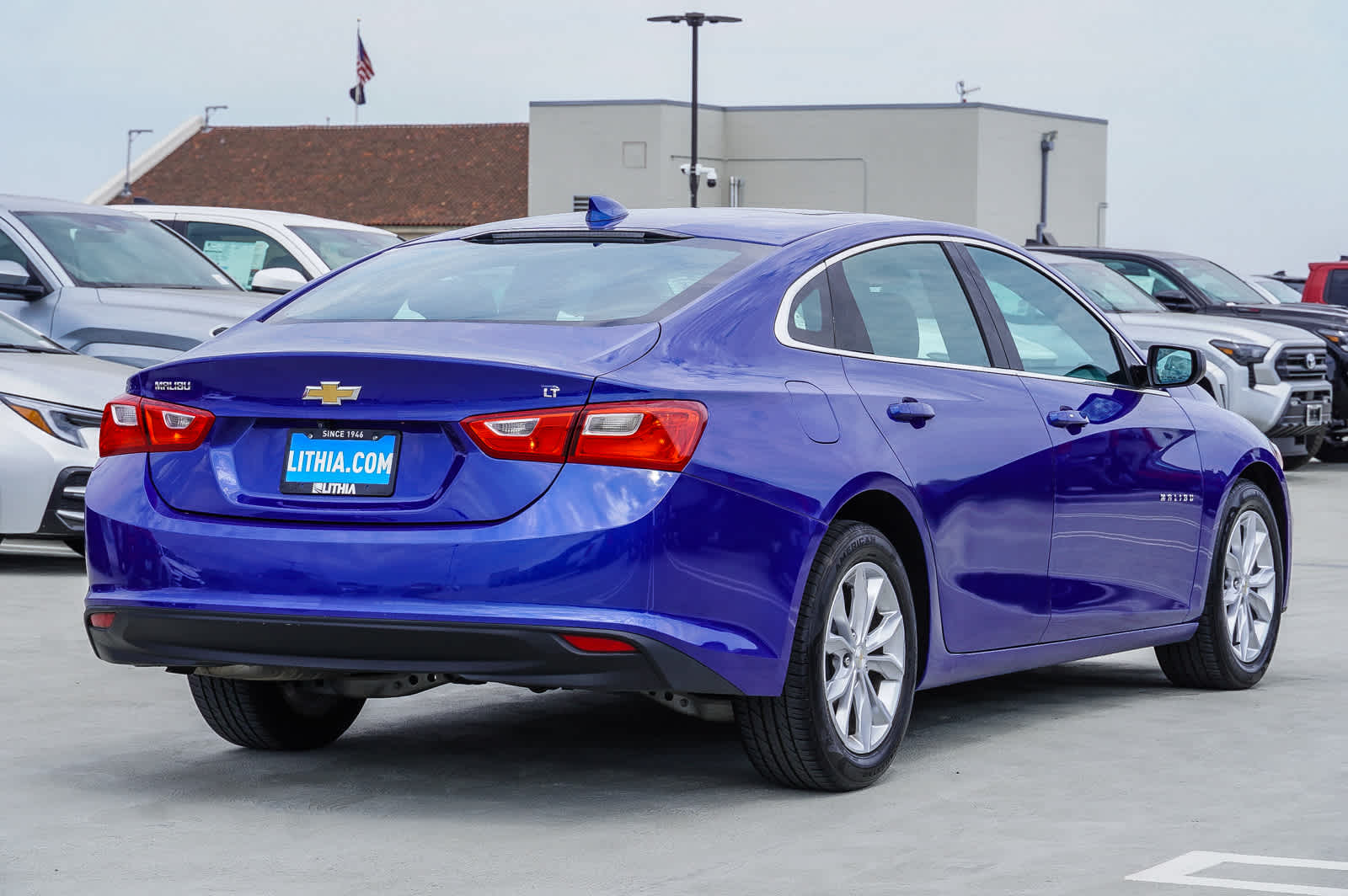 Thumbnail: 2023 Chevrolet Malibu - 4