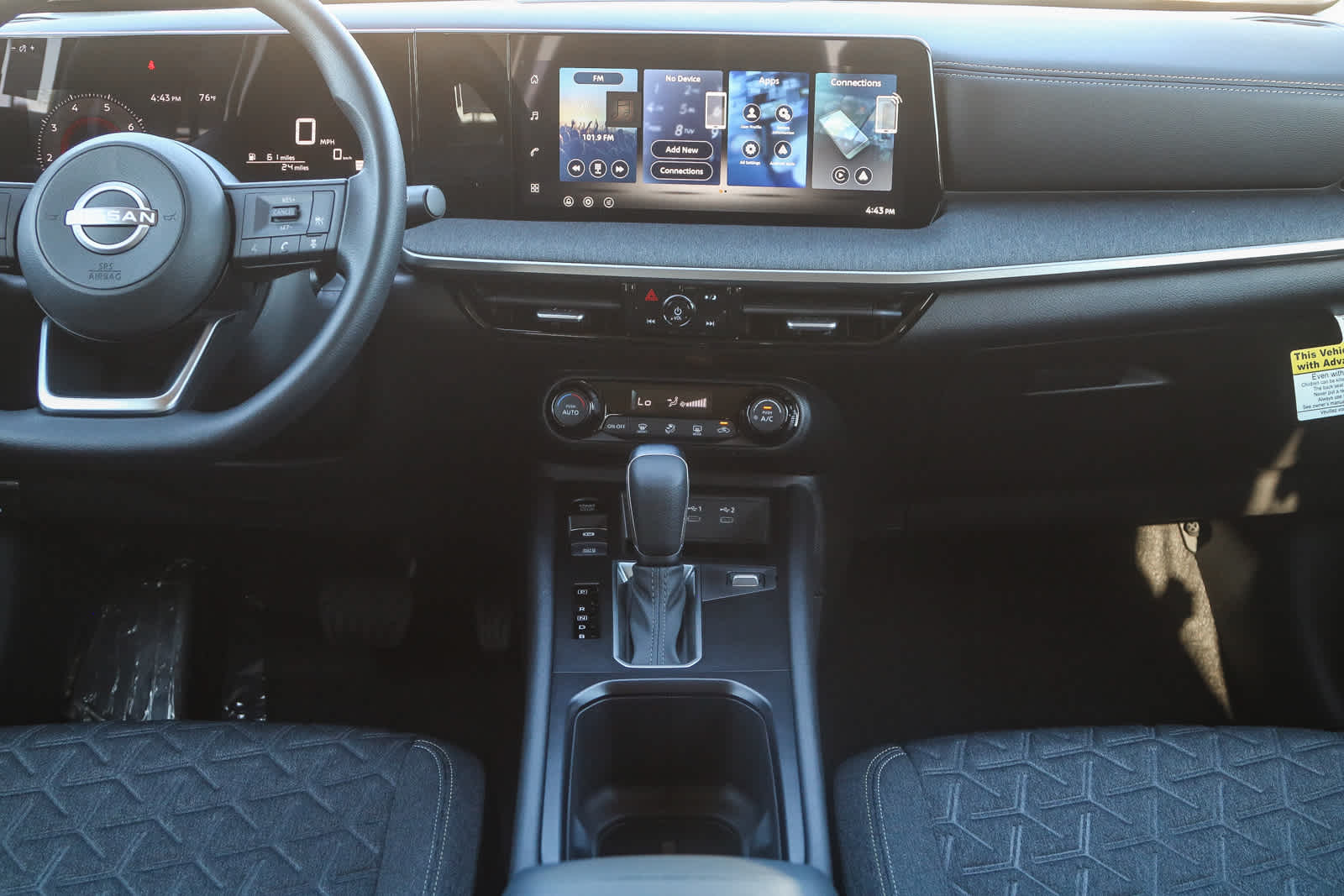 Thumbnail: 2026 Nissan Kicks - 15