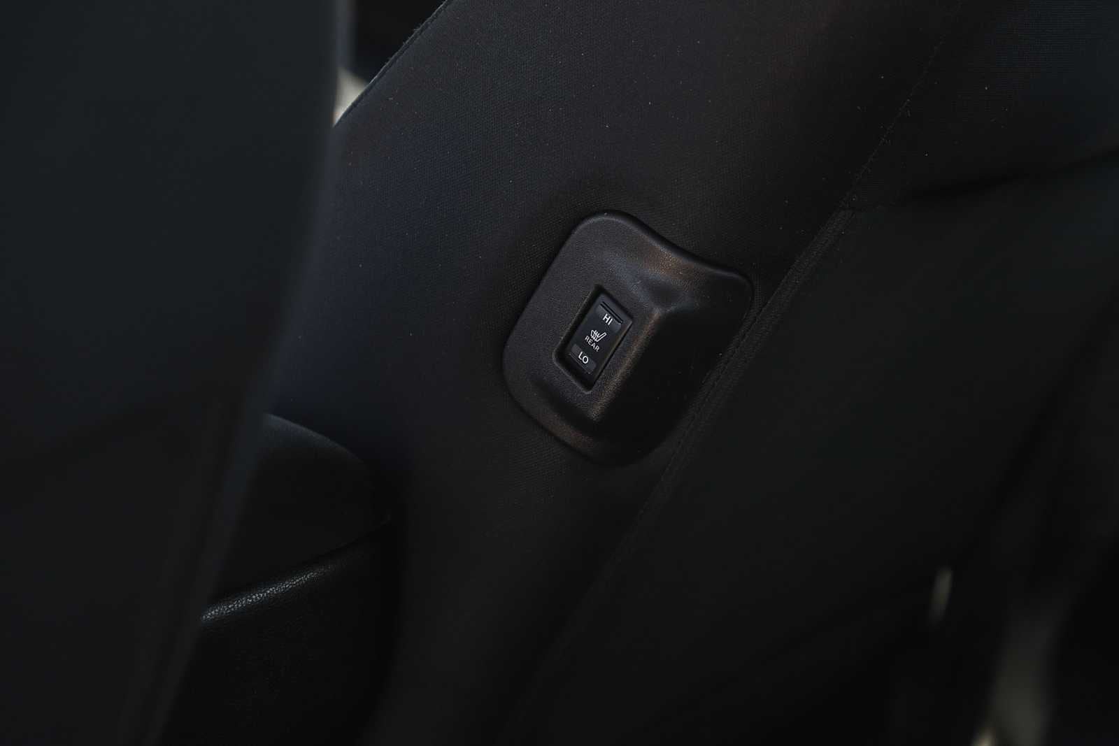 Thumbnail: 2013 Nissan Leaf - 17