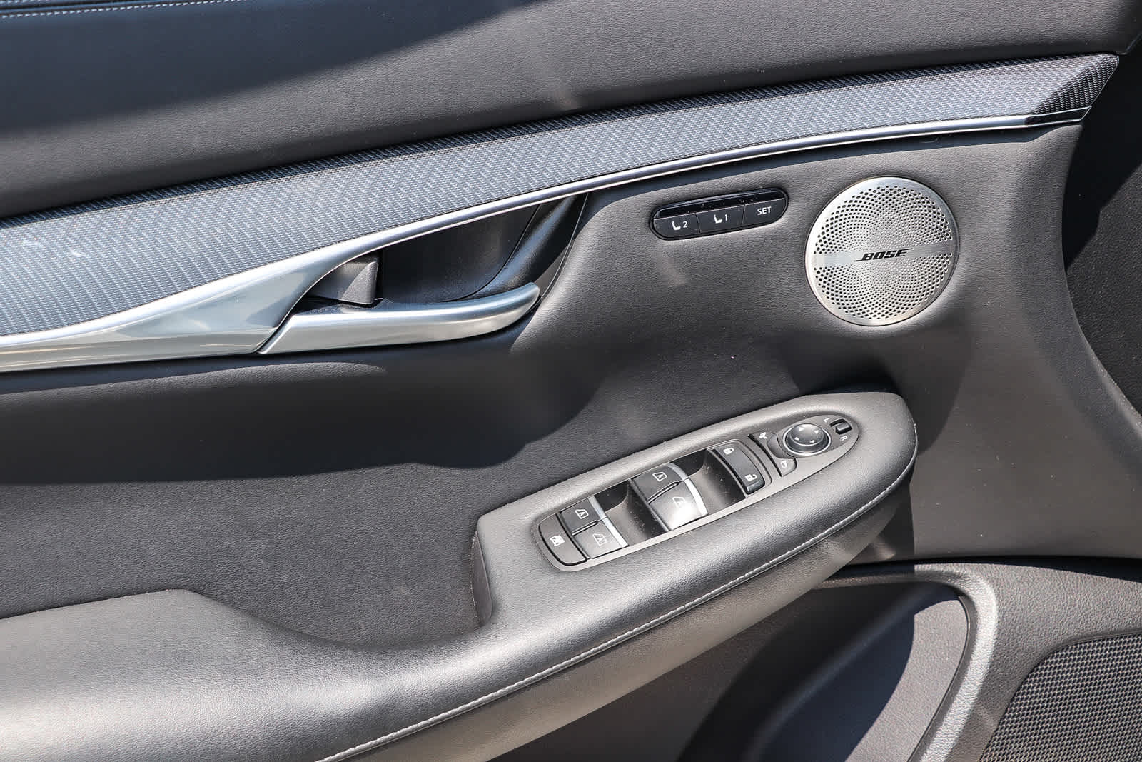 Thumbnail: 2025 INFINITI QX50 - 18