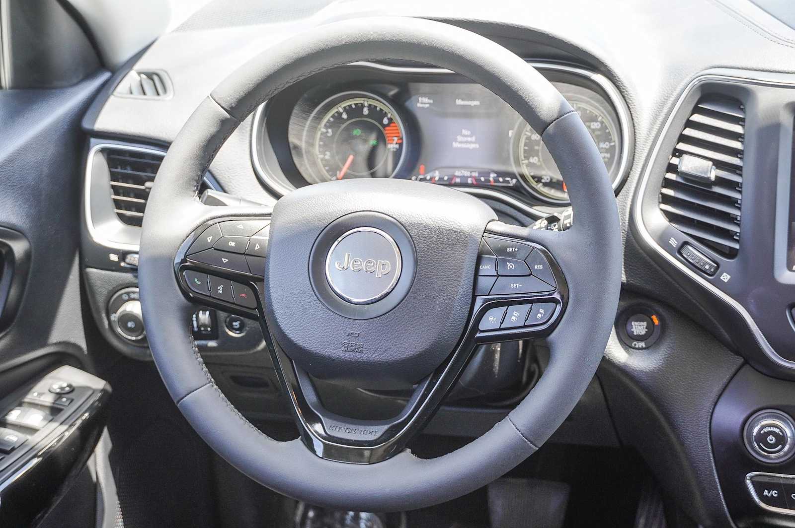 Thumbnail: 2023 Jeep Cherokee - 16