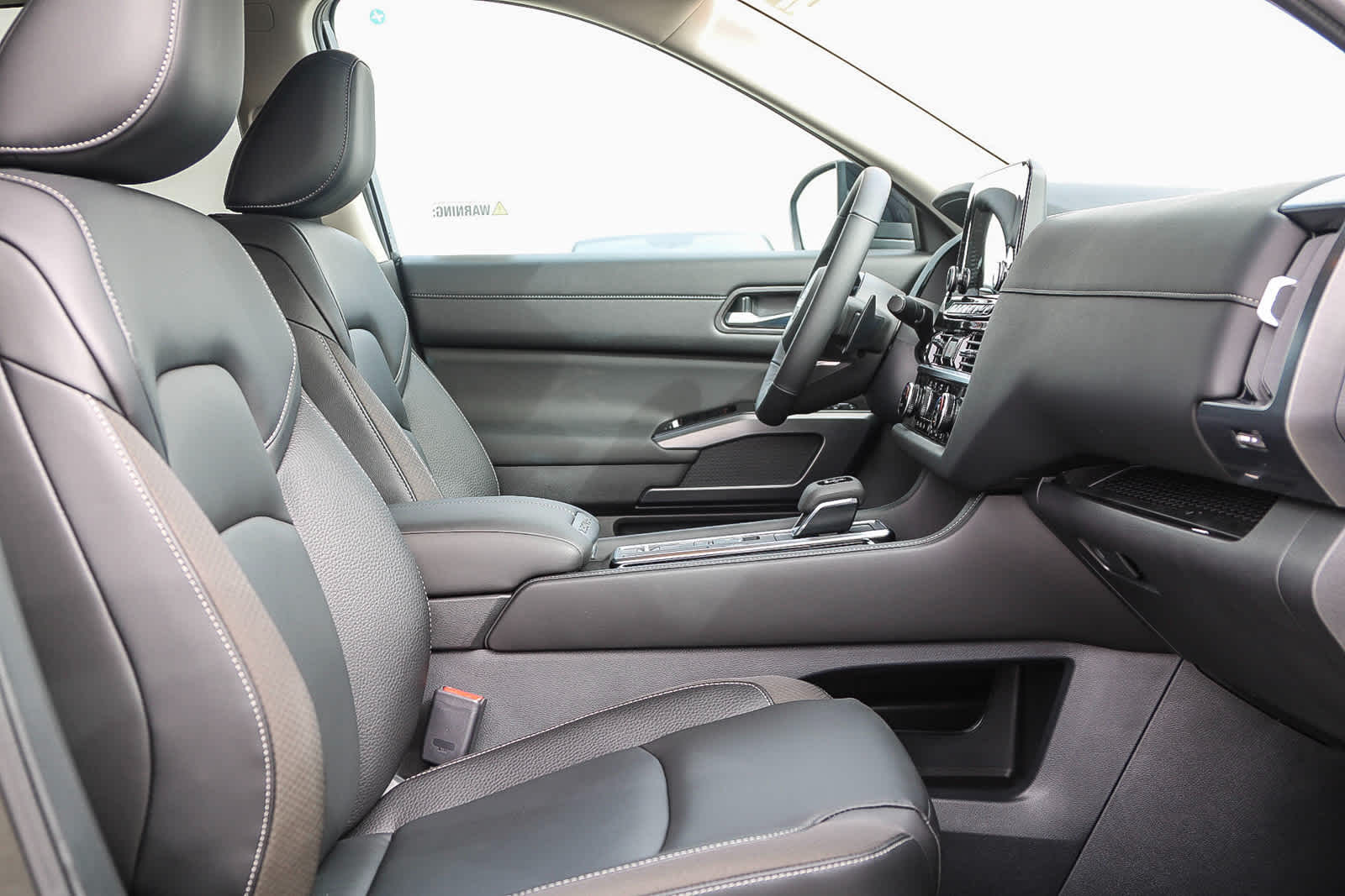 Thumbnail: 2025 Nissan Pathfinder - 18