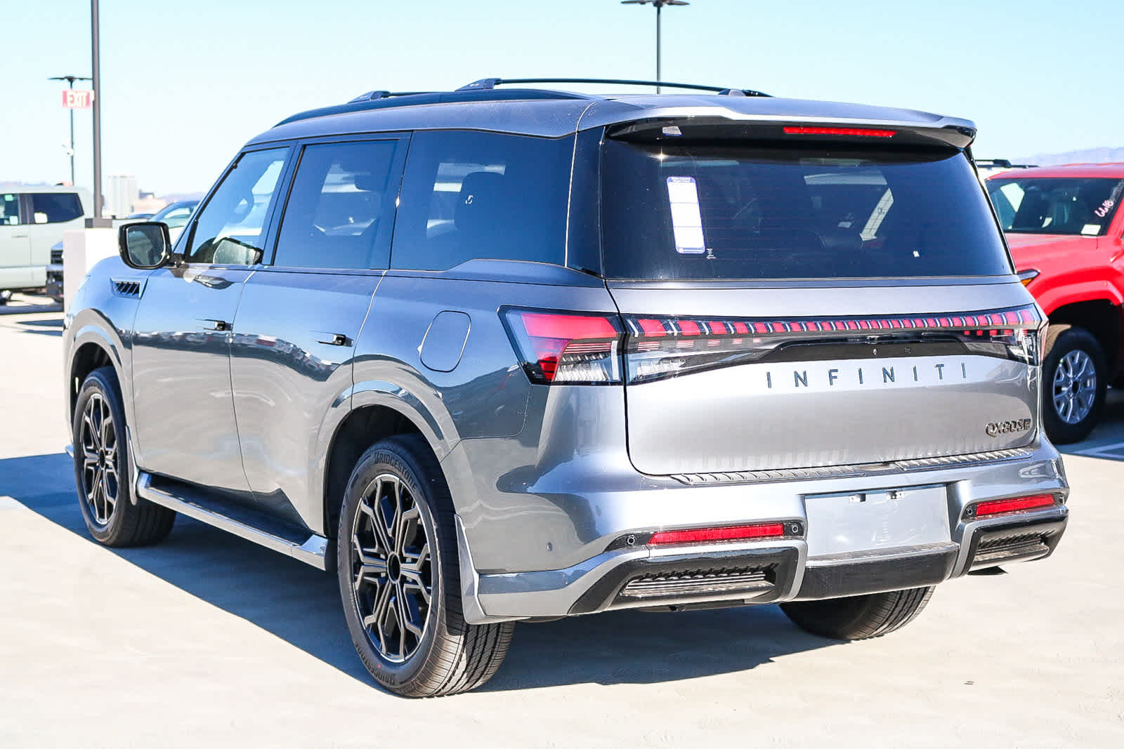 Thumbnail: 2026 INFINITI QX80 - 9