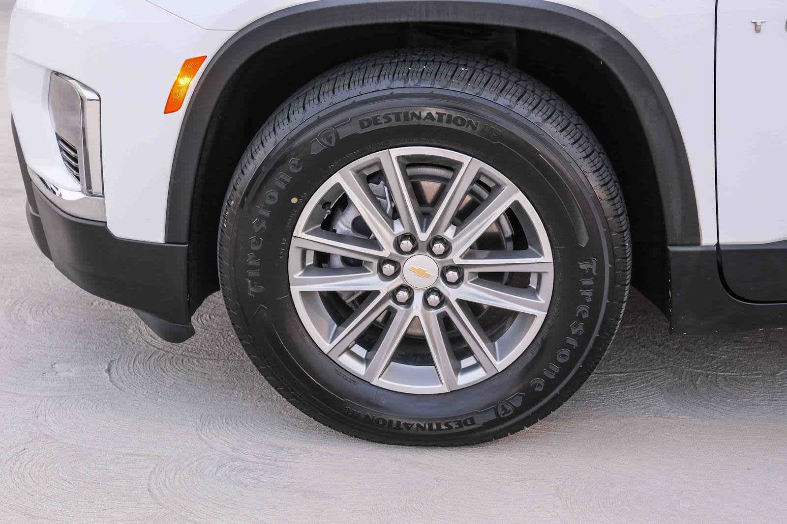 Thumbnail: 2023 Chevrolet Traverse - 11