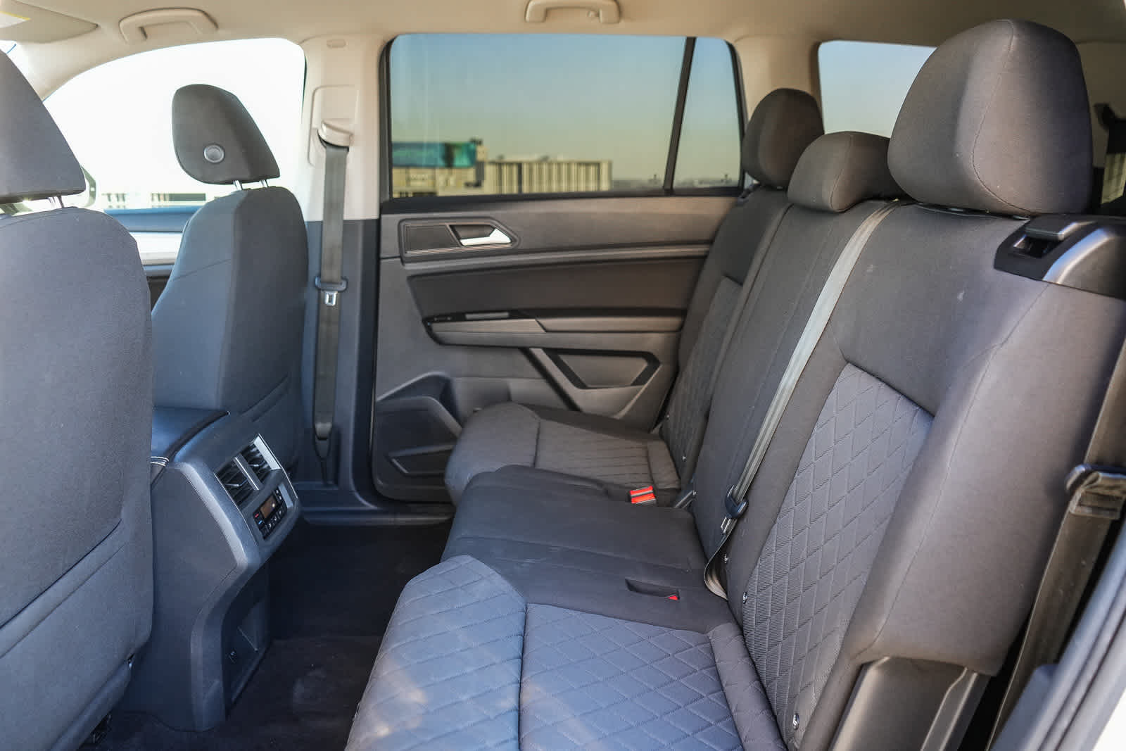 Thumbnail: 2021 Volkswagen Atlas - 17