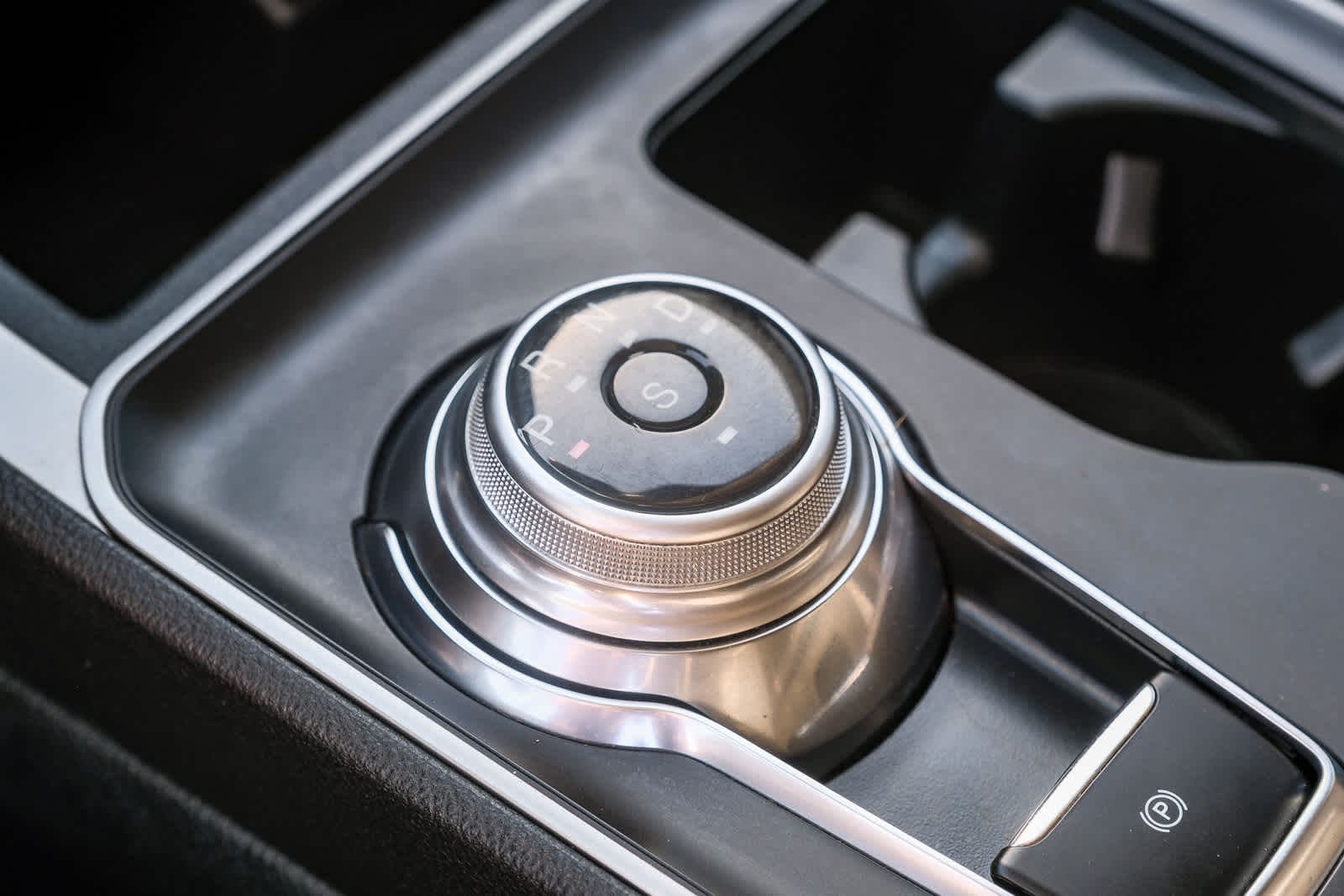 Thumbnail: 2024 Ford Edge - 19