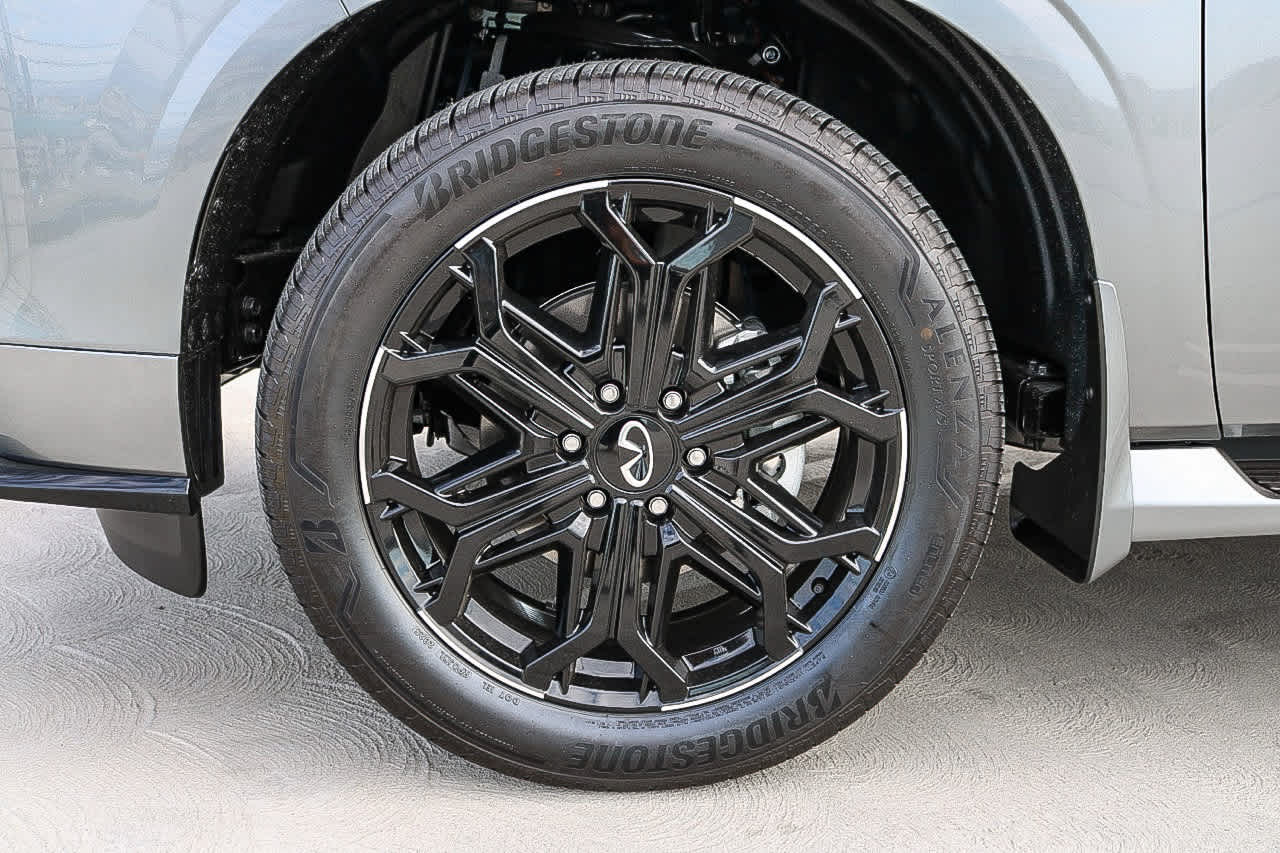 Thumbnail: 2026 INFINITI QX80 - 11