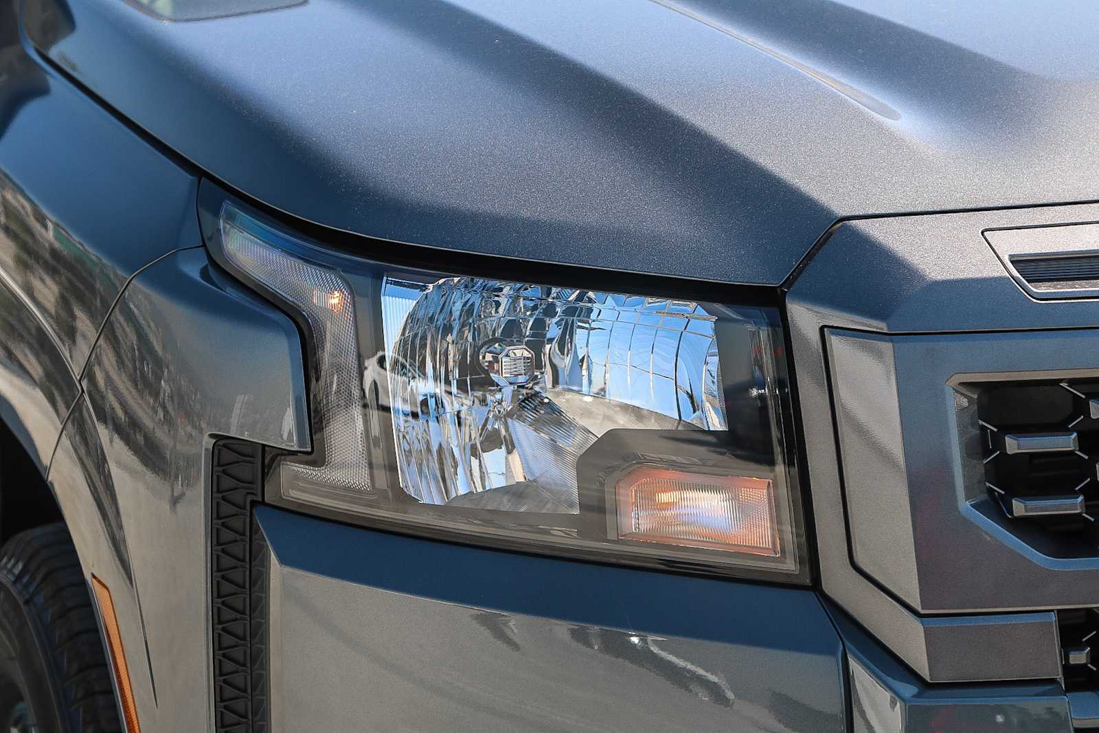 Thumbnail: 2025 Nissan Frontier - 4
