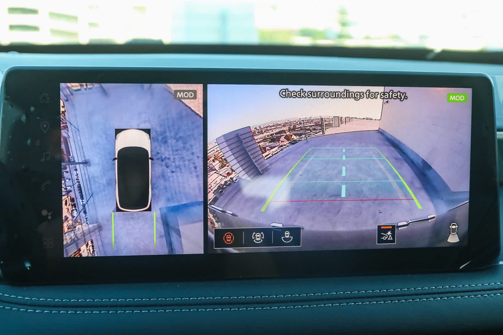 Thumbnail: 2026 INFINITI QX60 - 29